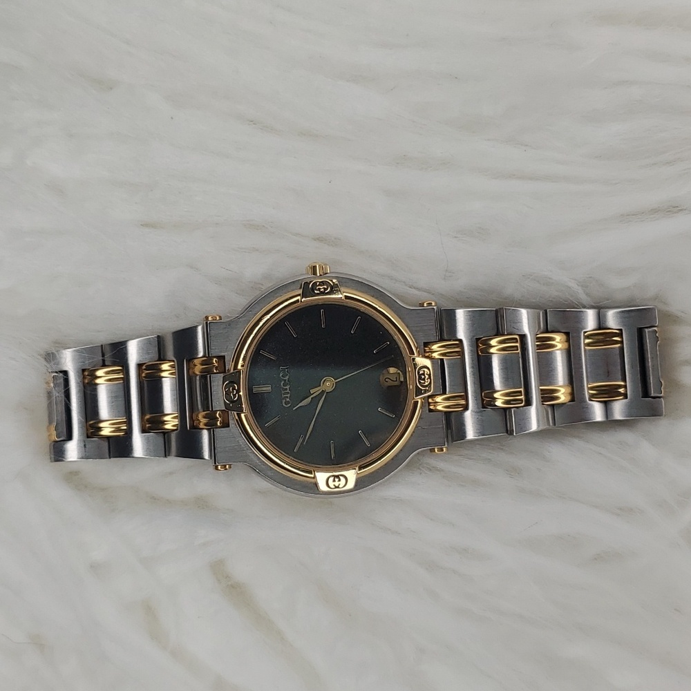 Vintage Gucci Watch 9000M Series